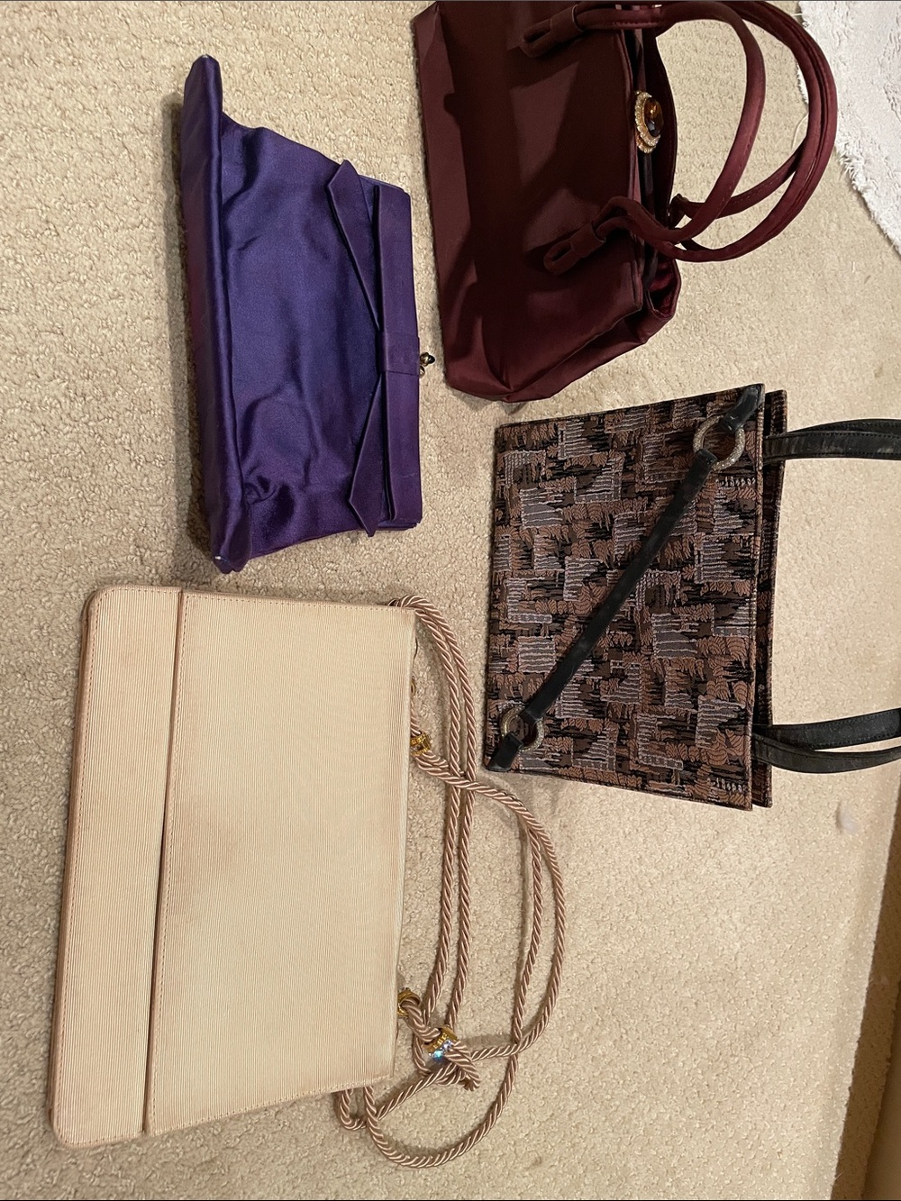 Group of vintage handbags